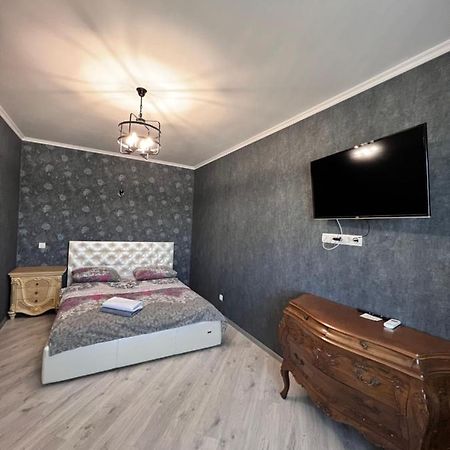 Apartament Уютная 1 Комнатная Квартира На Софии Русовой Kijów Zewnętrze zdjęcie